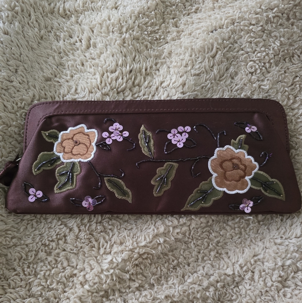 Vintage Satin Emroidered And Beaded clutch.  EUC